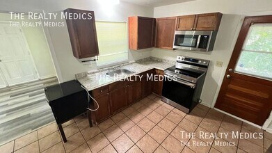 526 S Thompson Ave in DeLand, FL - Building Photo - Building Photo