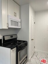 12823 Kling St in Los Angeles, CA - Building Photo - Building Photo