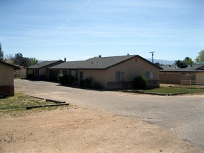 15759 Rancherias Rd in Apple Valley, CA - Building Photo - Building Photo