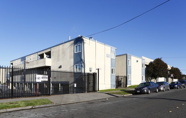 Deliverance Temple II in Richmond, CA - Foto de edificio - Building Photo