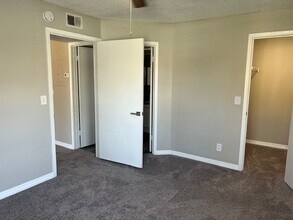 345 Lakepointe Dr, Unit 204 in Altamonte Springs, FL - Foto de edificio - Building Photo