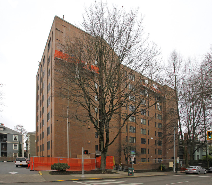 Williams Plaza in Portland, OR - Building Photo