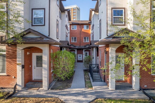 743-755 Mcdougall Rd NE in Calgary, AB - Building Photo - Building Photo