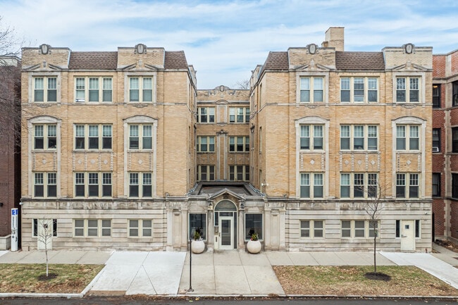 The Trilogy at Hyde Park