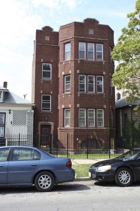 8428 S Drexel Ave in Chicago, IL - Building Photo