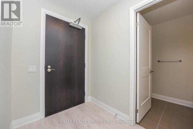 15 Lynch St in Brampton, ON - Building Photo - Building Photo