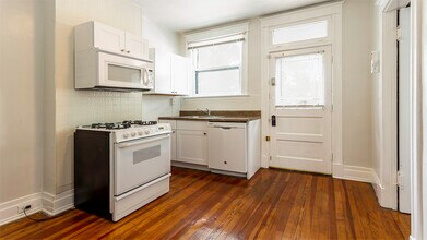 532 Riddle Rd, Unit Apt. 1 in Cincinnati, OH - Building Photo - Building Photo