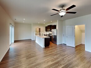 1993 NW 22nd St in McMinnville, OR - Building Photo - Building Photo