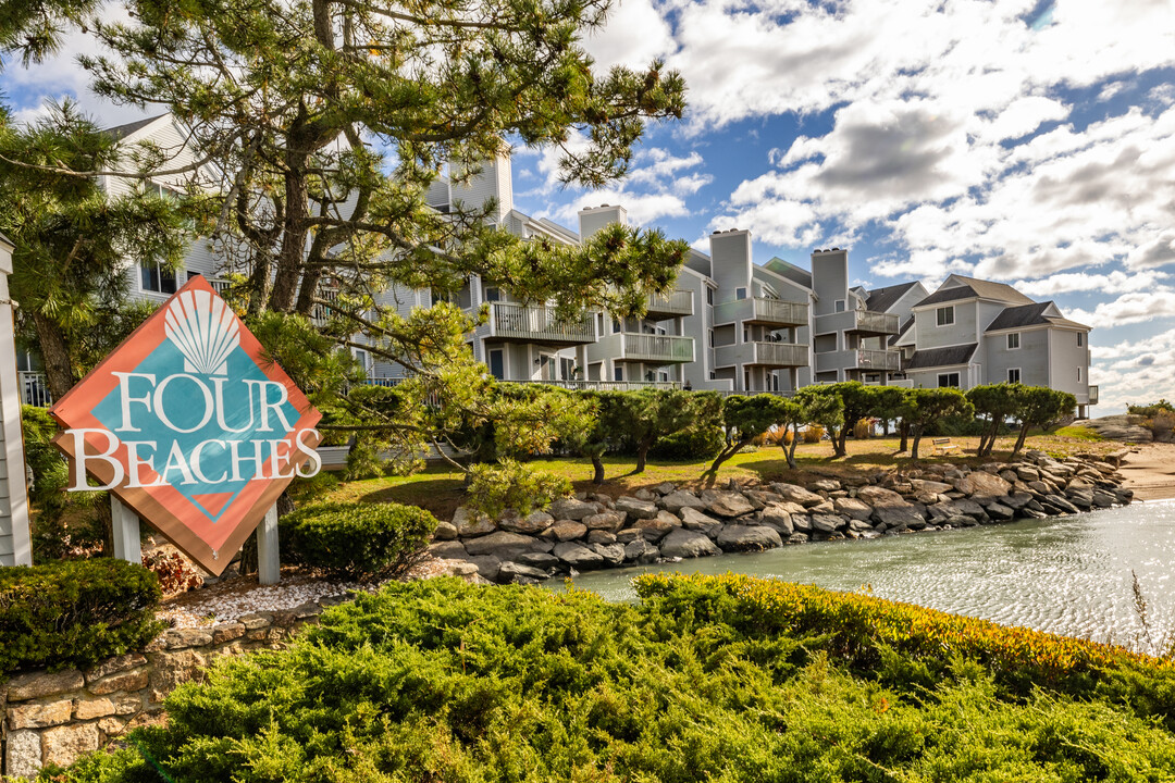 Four Beaches Condominiums in East Haven, CT - Building Photo