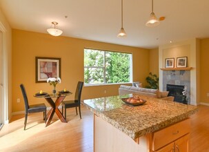 347 Rustic Pl in Eugene, OR - Building Photo - Building Photo