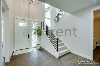 22530 Meridian Ave S in Bothell, WA - Foto de edificio - Building Photo