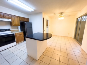 2827 Waypark Dr in Houston, TX - Building Photo - Building Photo