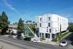 King 1101 in Los Angeles, CA - Building Photo