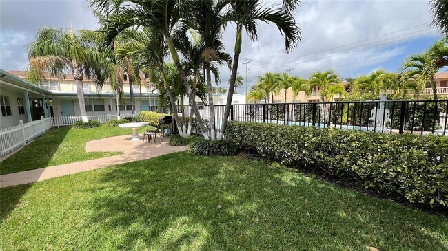 1601 S Federal Hwy, Unit 8 in Lake Worth Beach, FL - Building Photo - Building Photo