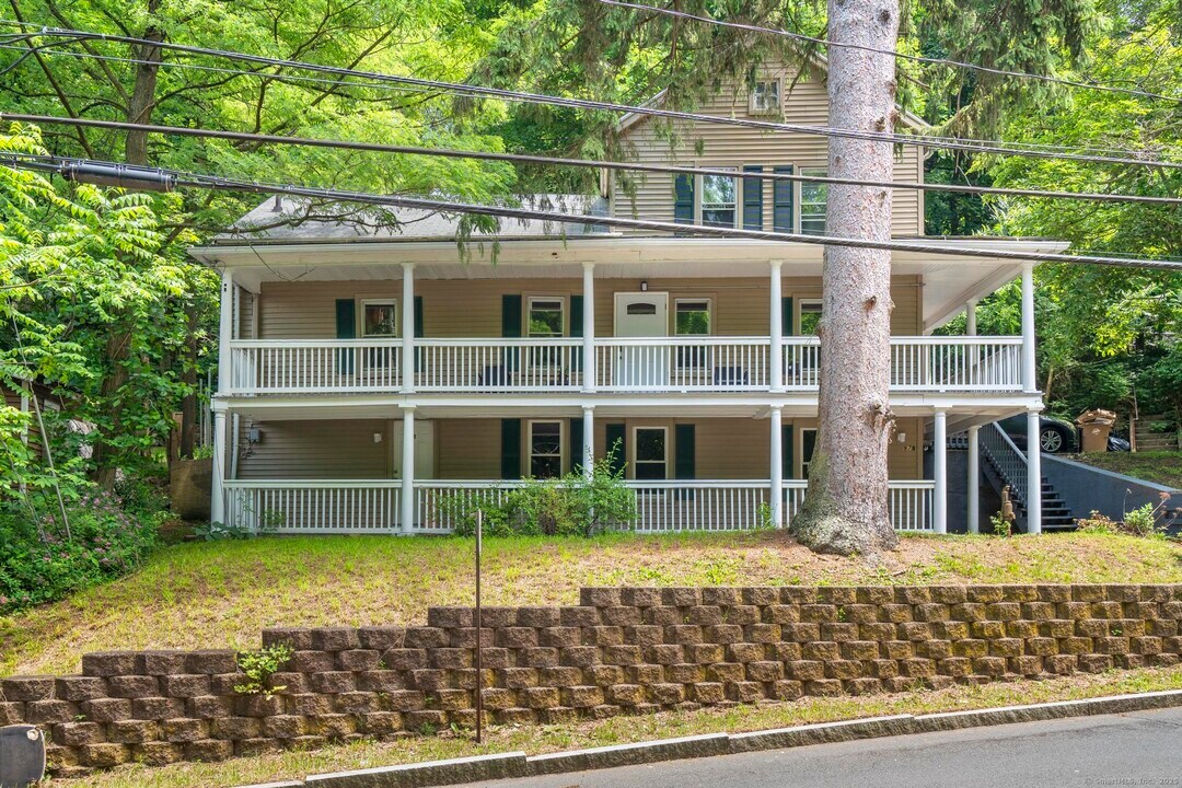 97 Vernon Ave in Vernon, CT - Building Photo