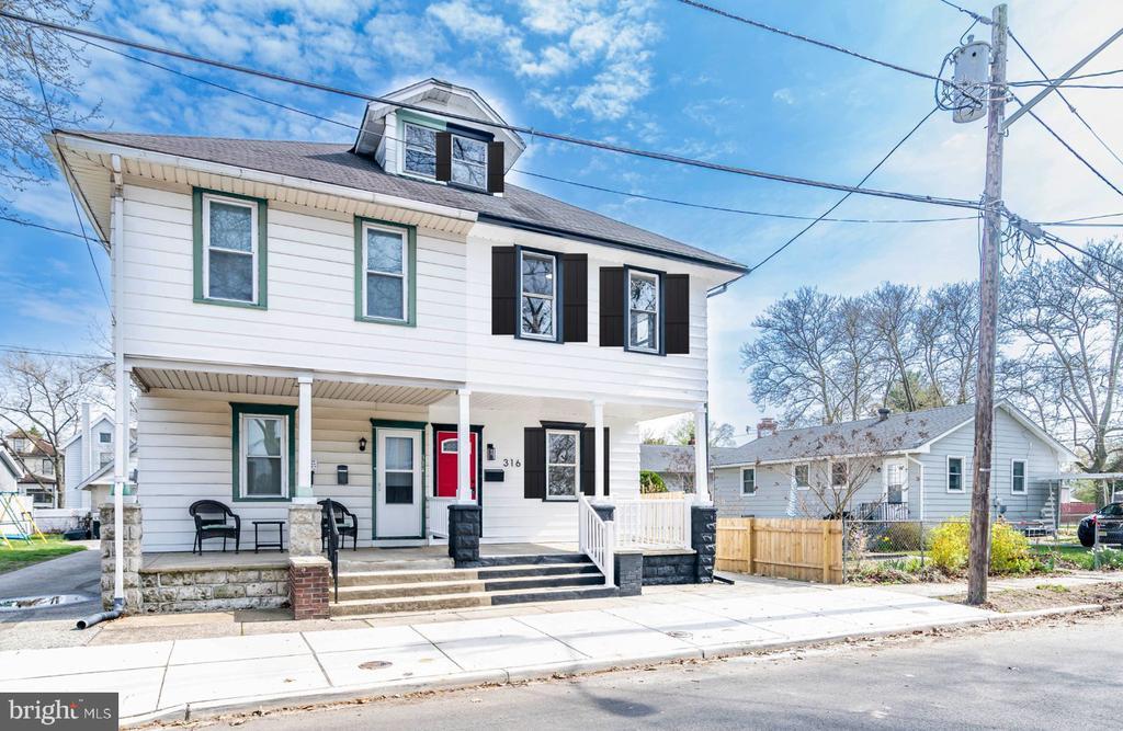 316 W 4th St in Palmyra, NJ - Building Photo