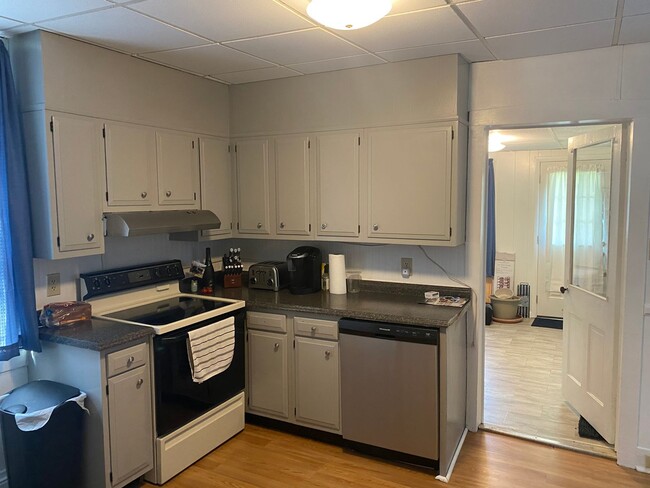 property at 117 S Charlotte St