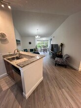 565 Vista Isles Dr in Sunrise, FL - Building Photo - Building Photo