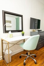 1369 1st Ave in New York, NY - Building Photo - Building Photo