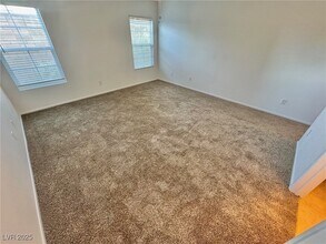 2882 Culloden Ave in Henderson, NV - Foto de edificio - Building Photo