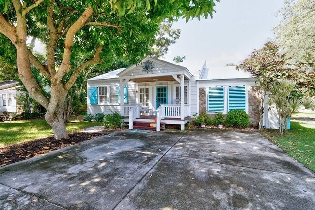 2261 17th Ave in Vero Beach, FL - Building Photo - Building Photo