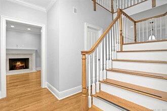 19 Washington Ave in Greenwich, CT - Building Photo - Building Photo