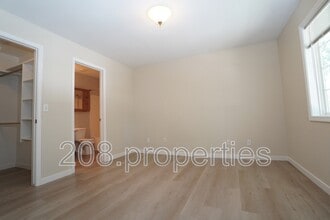 6589 W Lucky Ln in Boise, ID - Building Photo - Building Photo