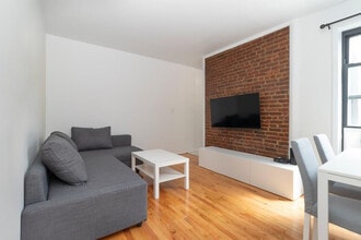 315 E 95th St in New York, NY - Building Photo - Building Photo