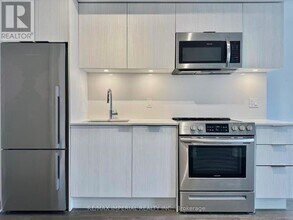 25 Richmond St E in Toronto, ON - Building Photo - Building Photo