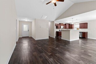 111 Bridgeport Dr in Sneads Ferry, NC - Building Photo - Building Photo