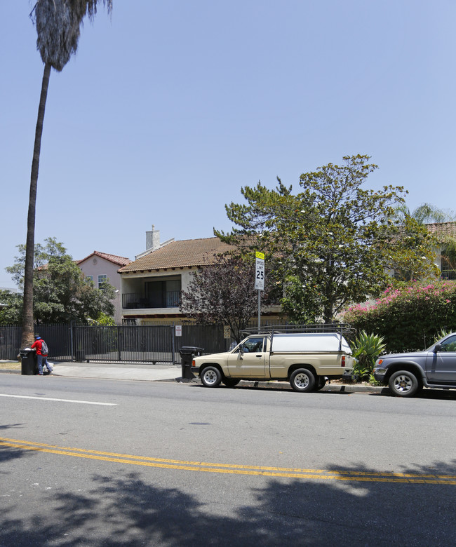 306 S Commonwealth Ave in Los Angeles, CA - Building Photo - Building Photo