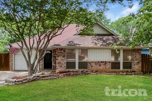 5506 Lordsburg Trail in Arlington, TX - Building Photo