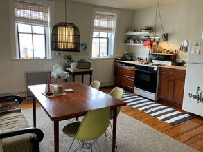 37 Willow St, Unit 3 in Providence, RI - Building Photo - Building Photo
