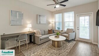 2300 Tapestry Park Dr in Land O Lakes, FL - Building Photo