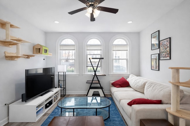 3449 N Elaine Pl, Unit 101 in Chicago, IL - Building Photo - Building Photo