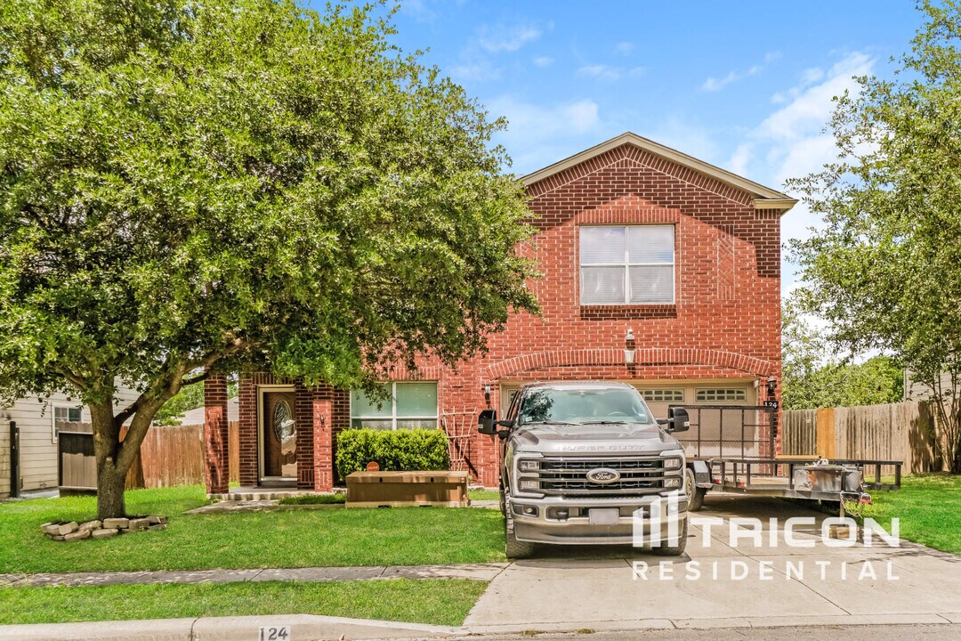 124 Angus Way in Cibolo, TX - Building Photo