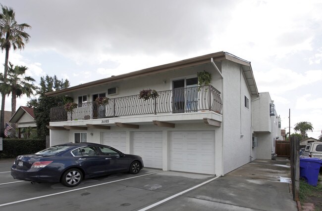 Residential Condos in San Diego, CA - Building Photo - Building Photo