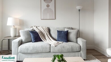 10670 Jake Jabs Blvd in Longmont, CO - Foto de edificio - Building Photo