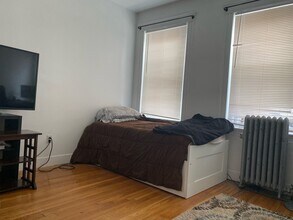 42 Peterborough St, Unit 17 in Boston, MA - Foto de edificio - Building Photo