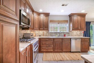 14065 Crabapple Lake Dr in Roswell, GA - Building Photo - Building Photo
