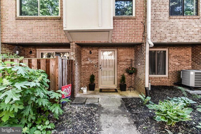 property at 1774 Dogwood Dr