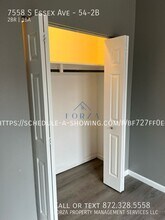 7558 S Essex Ave in Chicago, IL - Foto de edificio - Building Photo