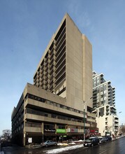 720 Spadina Ave in Toronto, ON - Building Photo - Building Photo