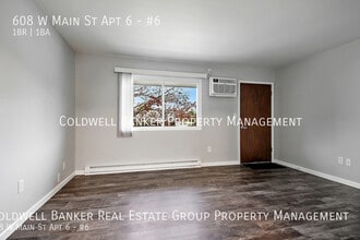 608 W Main St in Winneconne, WI - Building Photo - Building Photo