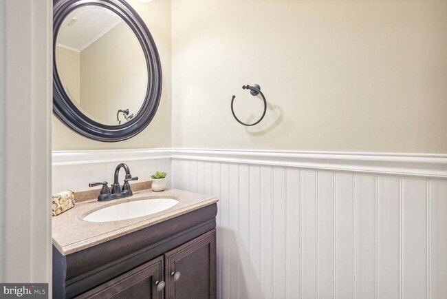 2772 Knollside Ln in Vienna, VA - Building Photo - Building Photo