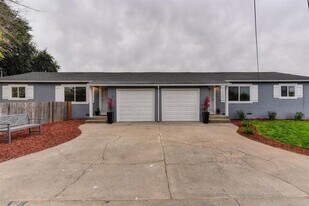 3652 McClellan Dr in North Highlands, CA - Building Photo
