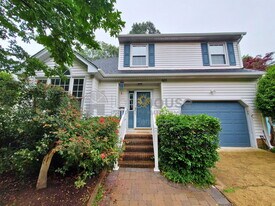 909 Brandon Quay in Chesapeake, VA - Building Photo