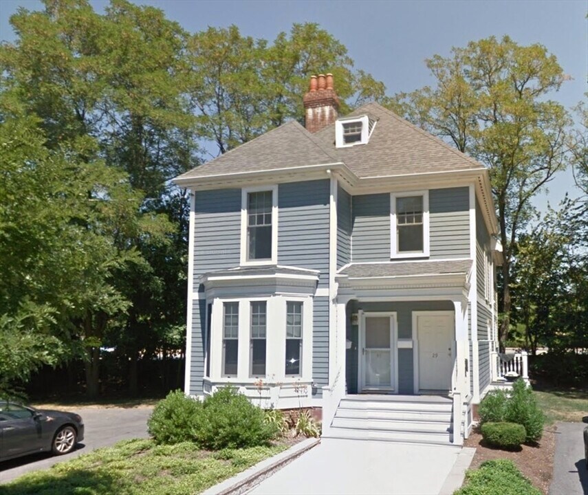 29 Elmwood St in Newton, MA - Building Photo