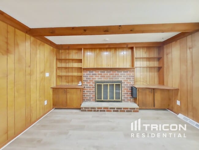 2390 Karen Ln in Hatboro, PA - Foto de edificio - Building Photo