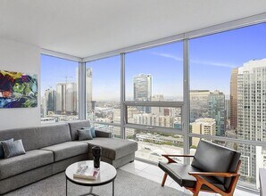 868 S Olive St in Los Angeles, CA - Foto de edificio - Building Photo